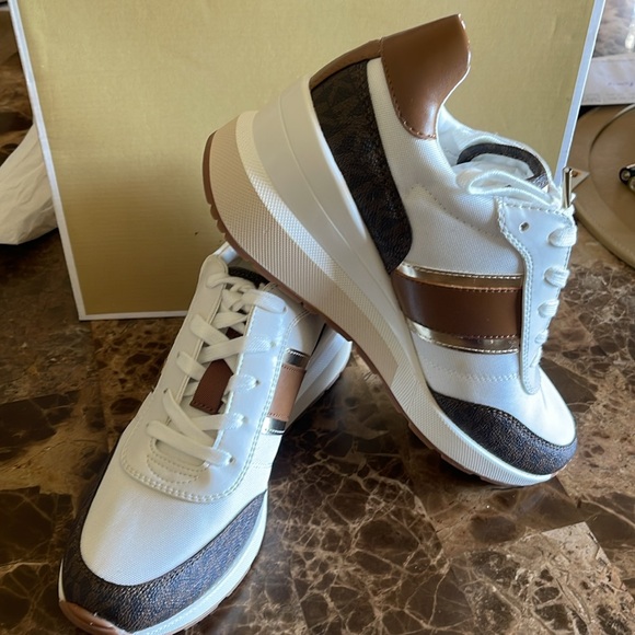 Michael Kors Women's Mabel trainer lace-up Sneakers, 2" heel;
3/4 platform - Picture 8 of 11